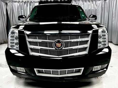 Used 2014 Cadillac Escalade ESV Platinum image 2