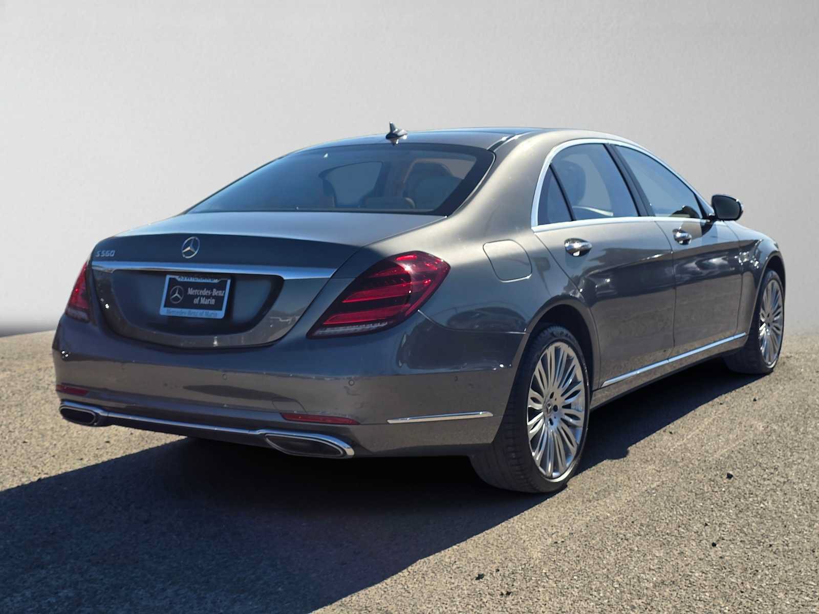 Used 2019 Mercedes-Benz S 560 Sedan image 3