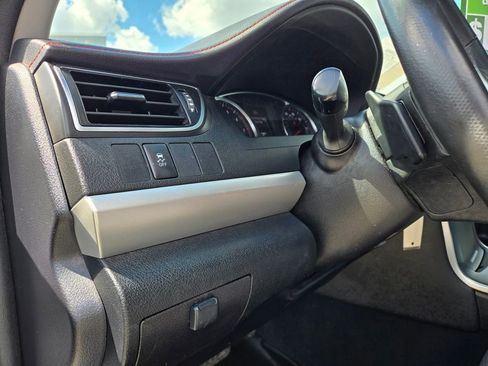 Used 2017 Toyota Camry SE image 23