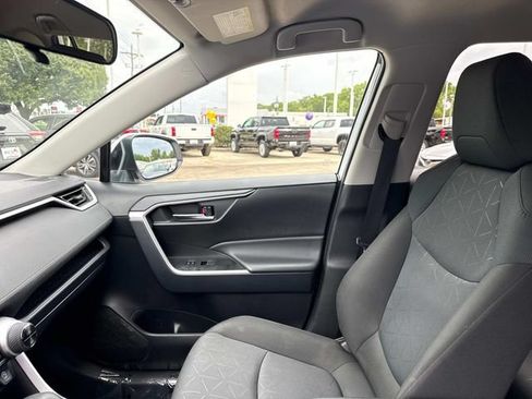 Used 2025 Toyota RAV4 XLE w/ Weather Package AWD/4WD image 21