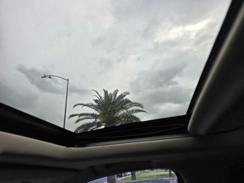 Used 2016 Chevrolet Suburban LTZ image 10