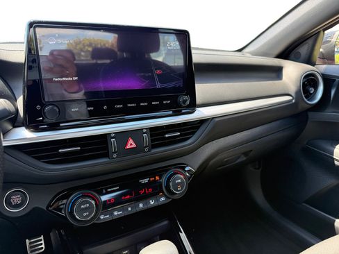Used 2022 Kia Forte GT-Line FWD image 12