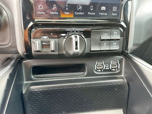 Used 2022 RAM 1500 Big Horn AWD/4WD image 34