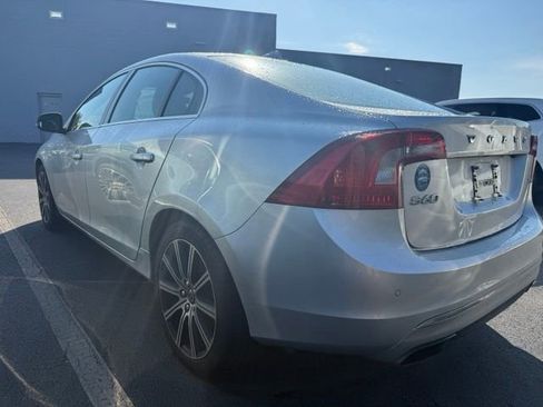 Used 2018 Volvo S60 T5 Inscription FWD image 4