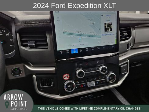 Used 2024 Ford Expedition XLT image 25