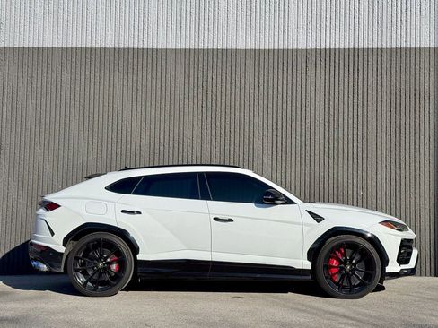Used 2021 Lamborghini Urus AWD/4WD image 8