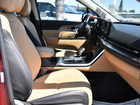 Used 2022 Kia Carnival LX FWD image 48