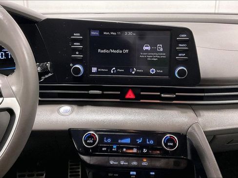 Used 2025 Hyundai Elantra Sport FWD image 7