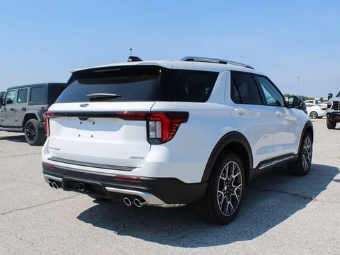 Used 2025 Ford Explorer Platinum w/ Ultimate Package AWD/4WD image 42