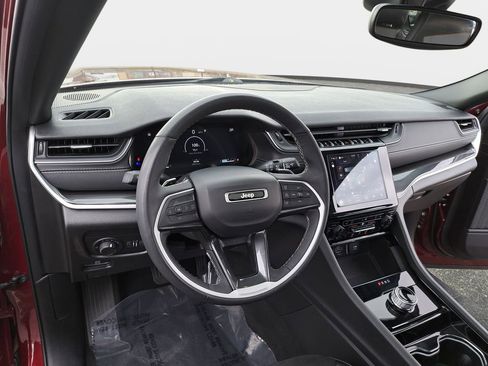 Certified 2023 Jeep Grand Cherokee L Laredo image 20