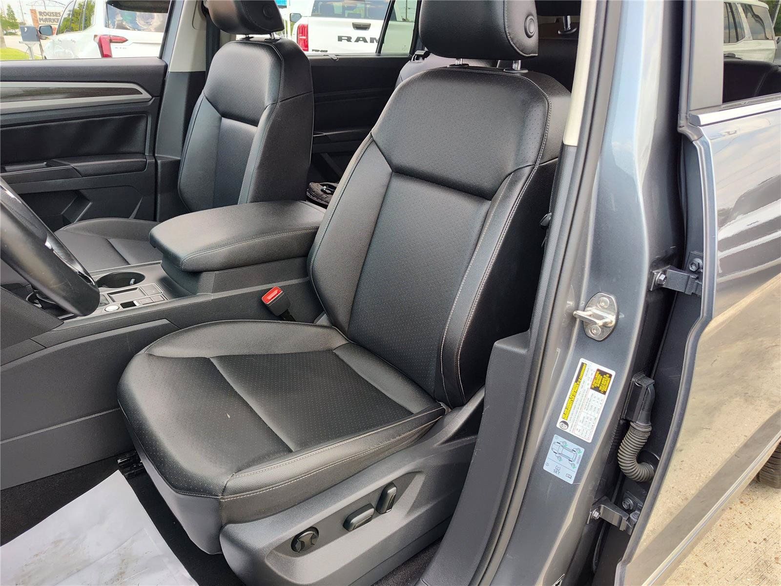 Used 2020 Volkswagen Atlas SE w/ Towing Package FWD image 19