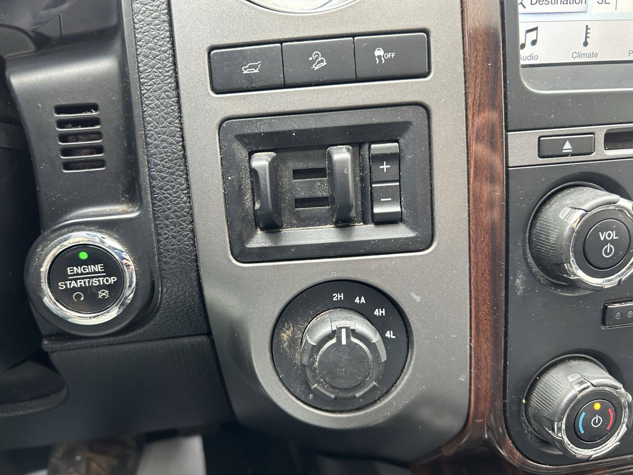 Used 2016 Ford Expedition Platinum AWD/4WD image 28