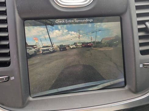 Used 2019 Chrysler 300 Touring w/ Chrome Appearance Package image 20