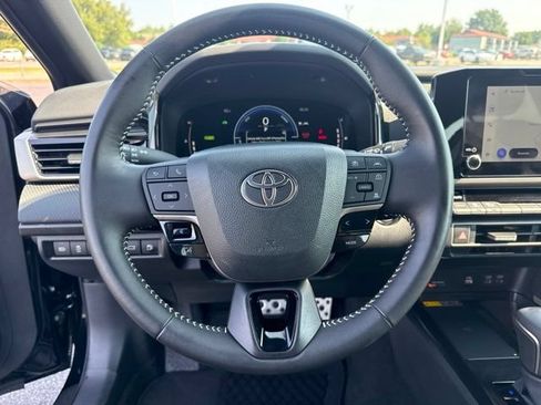 Used 2026 Toyota Camry SE FWD image 28