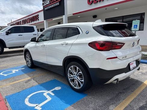 Used 2022 BMW X2 sDrive28i w/ Convenience Package FWD image 4
