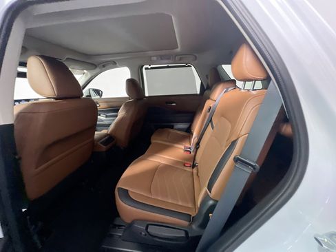 Used 2025 Nissan Pathfinder Platinum w/ Cargo Package FWD image 29
