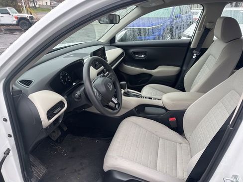 Used 2023 Honda HR-V LX image 12
