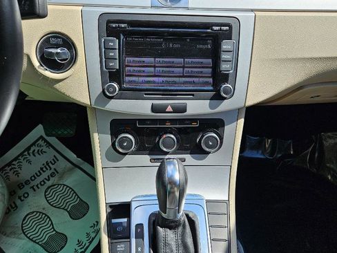 Used 2012 Volkswagen CC Sport image 38