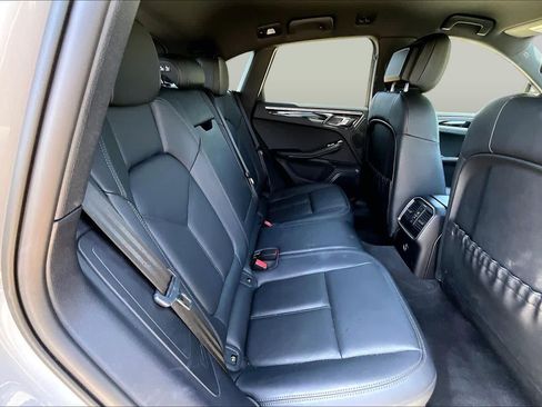 Used 2023 Porsche Macan AWD/4WD image 20