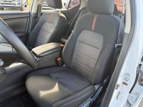 Used 2025 Nissan Sentra SR FWD image 16