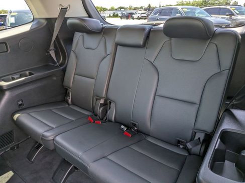 Certified 2024 Kia Telluride EX w/ EX Captain's Chair Package FWD image 20