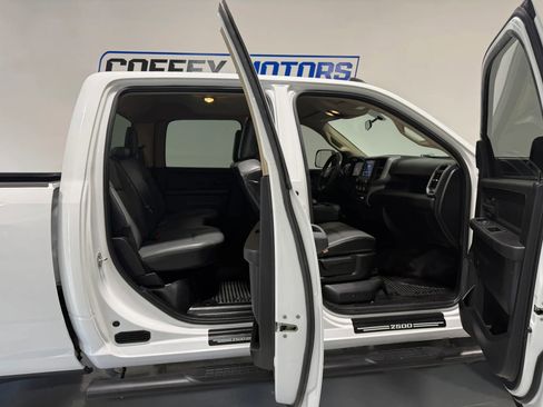 Used 2020 RAM 2500 Tradesman w/ Chrome Appearance Group AWD/4WD image 11