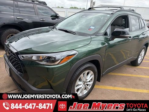 Used 2025 Toyota Corolla Cross LE w/ Moonroof Package image 1