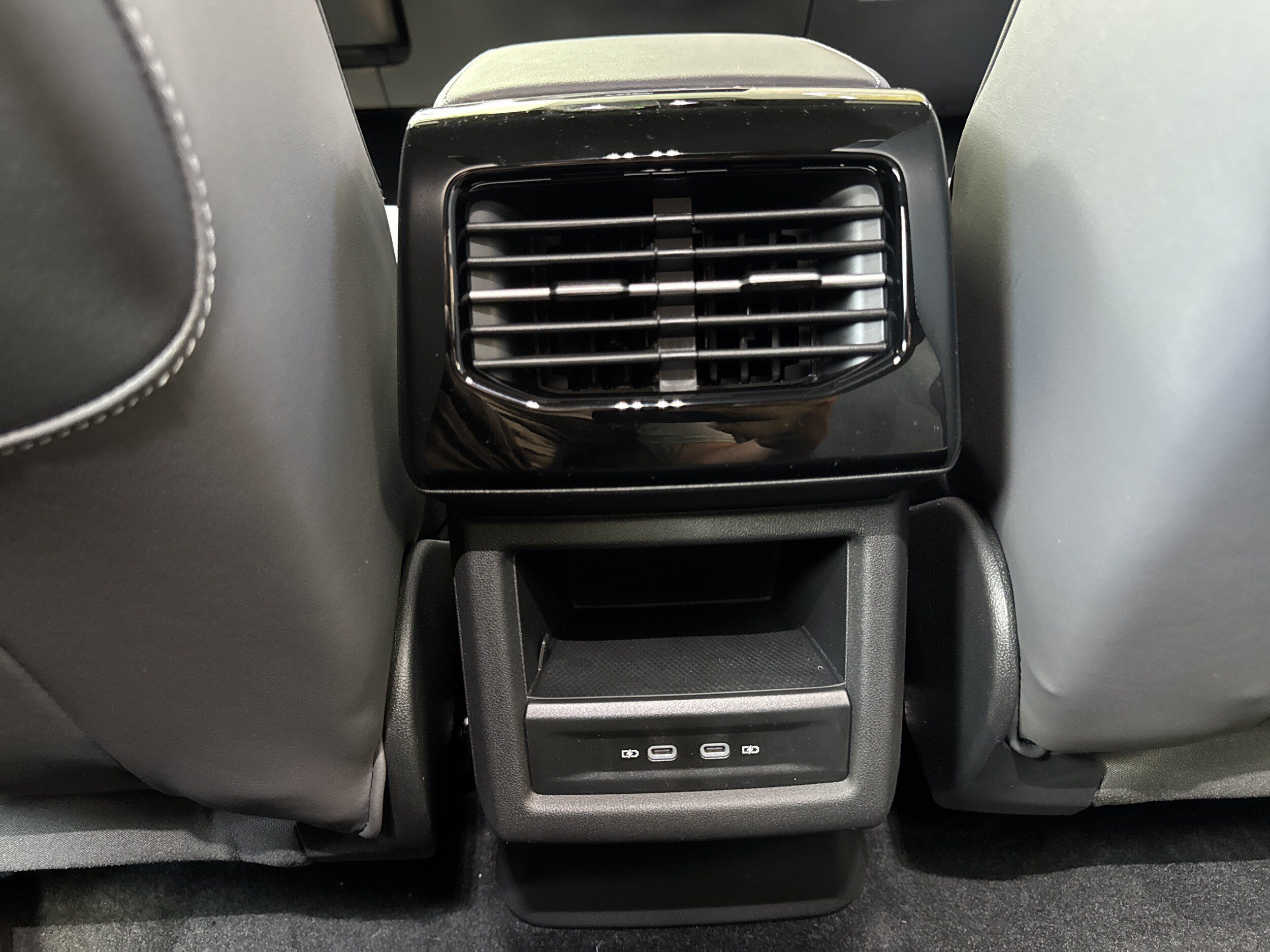 New 2026 Volkswagen ID.4 Pro RWD image 10
