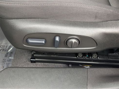 Used 2024 Chevrolet Malibu LT image 14