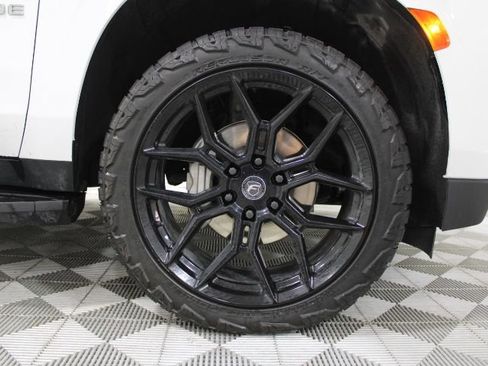 Used 2024 Chevrolet Tahoe Premier AWD/4WD image 45