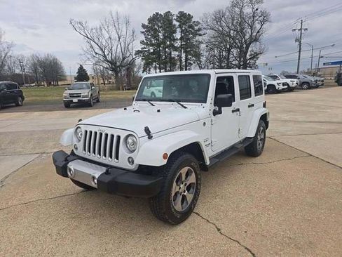 Used 2017 Jeep Wrangler Unlimited Sahara w/ Connectivity Group image 3