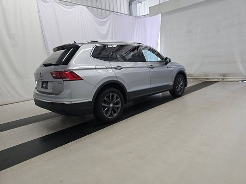 Used 2022 Volkswagen Tiguan SE w/ Panoramic Sunroof Package AWD/4WD image 5
