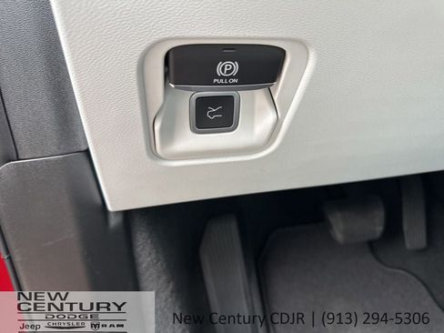 New 2026 Jeep Cherokee Limited AWD/4WD image 36