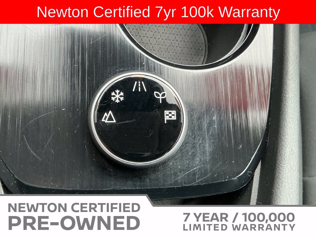 Used 2024 Nissan Rogue S AWD/4WD image 10