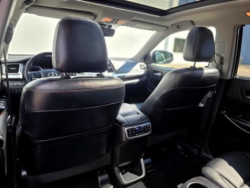 Used 2019 Toyota Highlander Limited Platinum AWD/4WD image 39