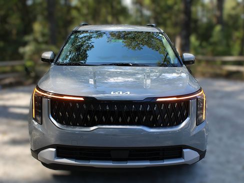 New 2026 Kia Carnival EX image 24