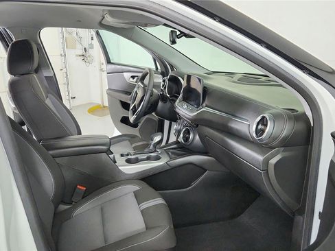 Used 2024 Chevrolet Blazer LT w/ Convenience Package FWD image 18