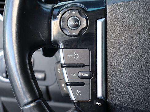 Used 2015 Land Rover LR4 HSE image 15