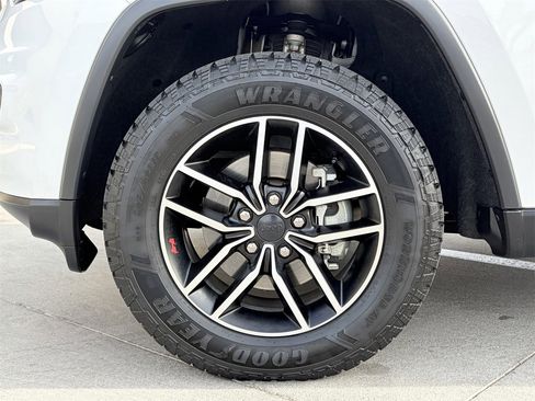 Used 2020 Jeep Grand Cherokee Trailhawk image 10