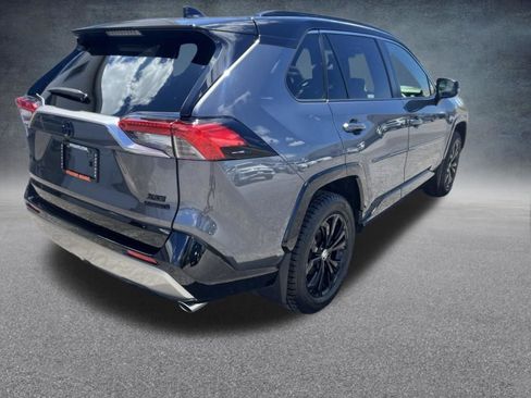 Used 2024 Toyota RAV4 XSE AWD/4WD image 5