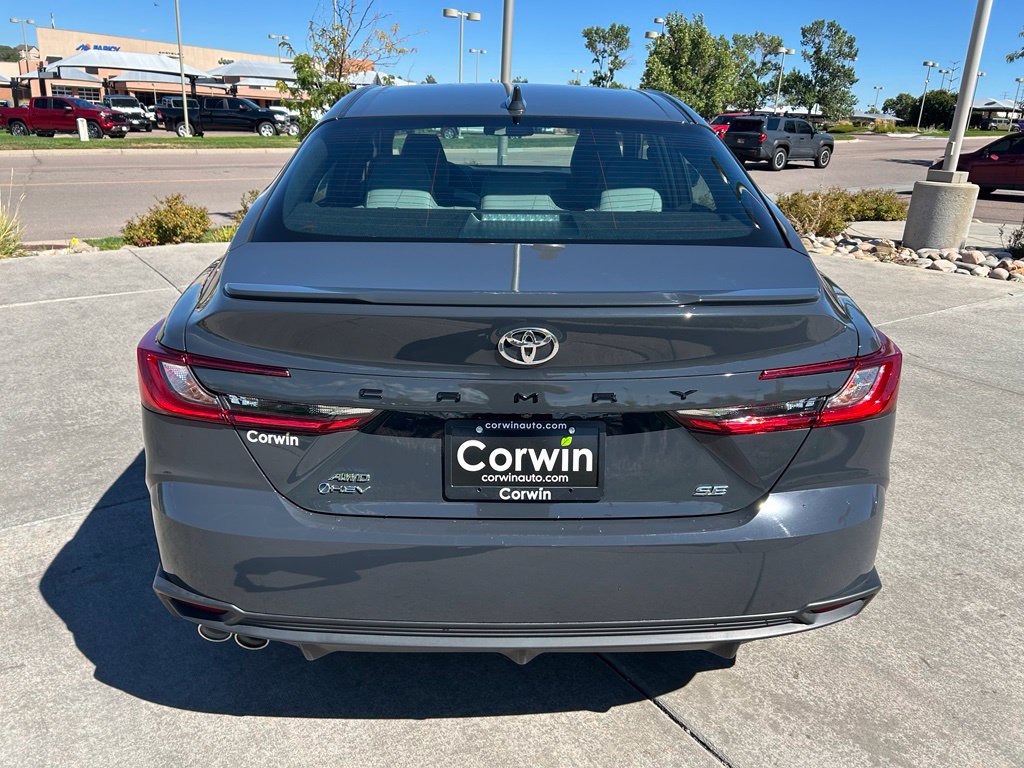 Used 2025 Toyota Camry SE AWD/4WD image 7