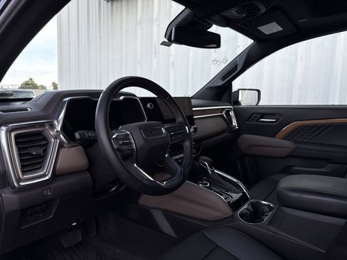 Used 2024 GMC Canyon Denali w/ LPO, Denali Black Edition image 16