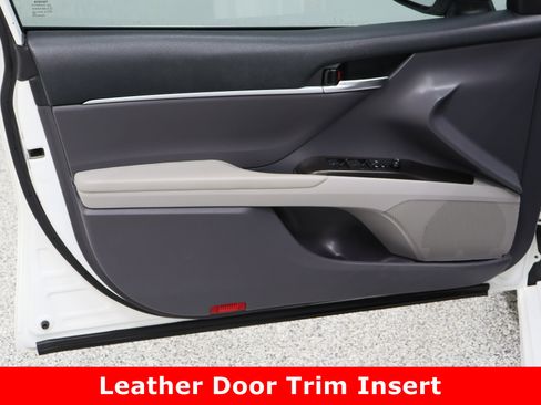 Used 2023 Toyota Camry SE image 12