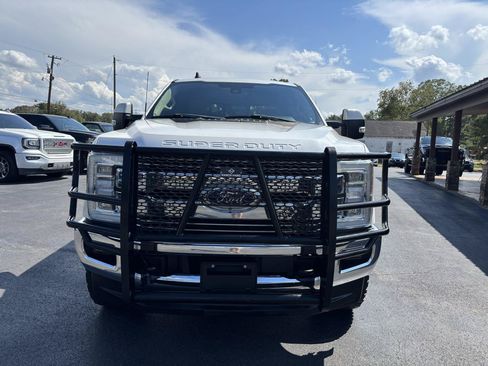 Used 2019 Ford F250 Lariat w/ Lariat Ultimate Package AWD/4WD image 3