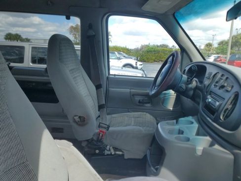 Used 2002 Ford E-350 and Econoline 350 XL image 10