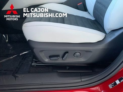 New 2026 Mitsubishi Outlander SE image 10