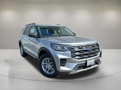 Certified 2025 Ford Explorer Active AWD/4WD image 1