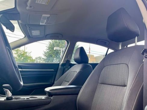 Used 2022 Nissan Altima 2.5 SV image 22