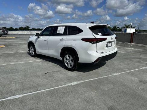 Used 2023 Toyota Highlander L FWD image 35