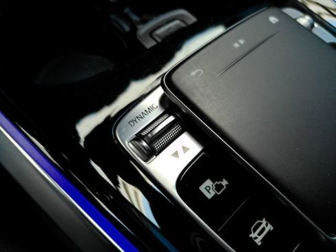 Used 2020 Mercedes-Benz GLB 250 w/ Premium Package image 49